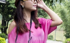 情侣做扑克运动